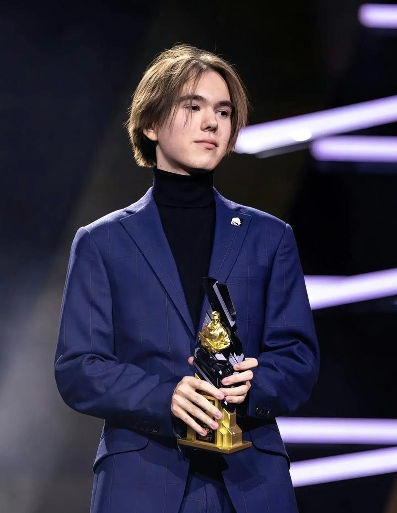 NAVI 击败 Apeks ，Liquid 战胜 BBL Esports 在 VCT 2025： EMEA 第一阶段